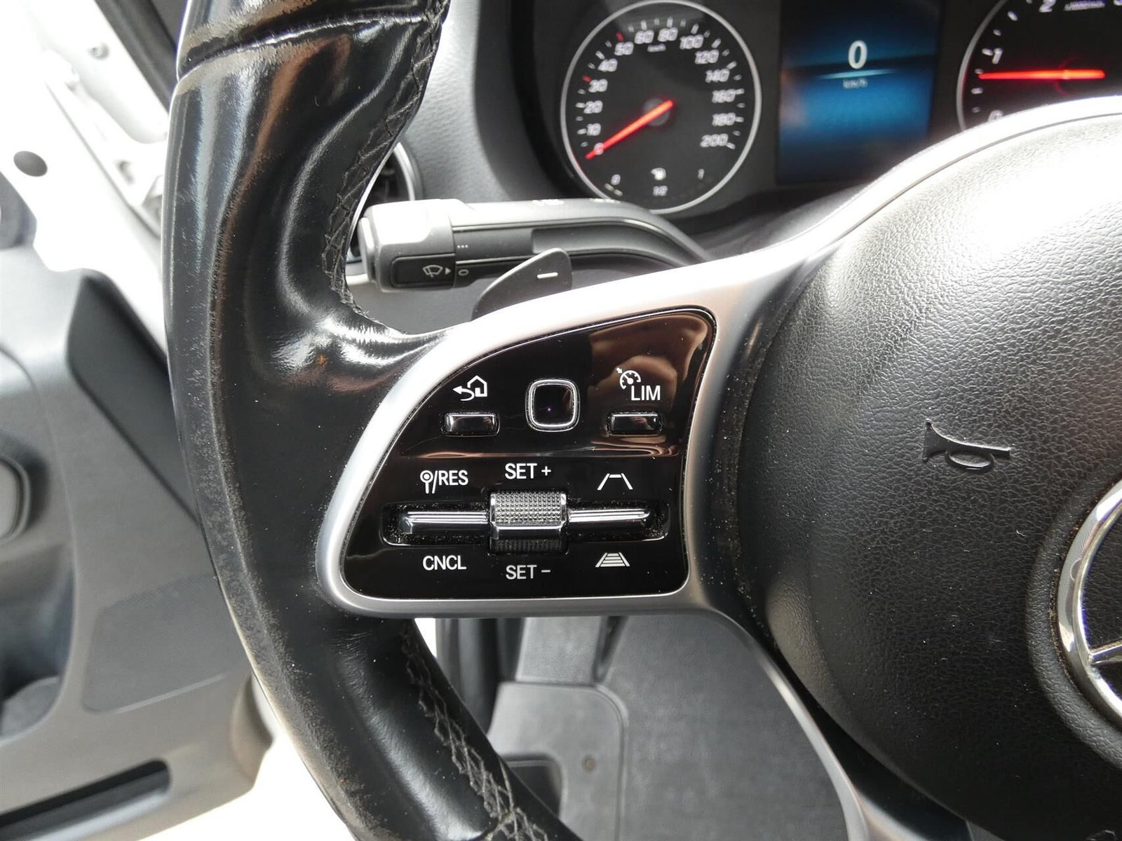 Hvid Mercedes Sprinter 319 fra 2019