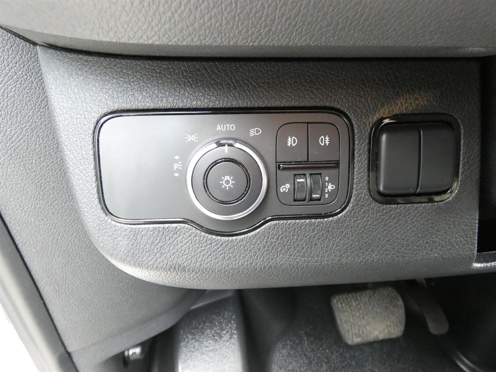 Hvid Mercedes Sprinter 319 fra 2019