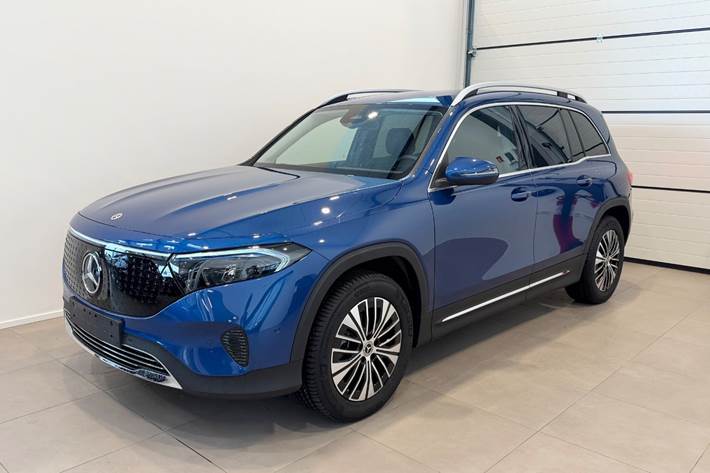 Blå Mercedes EQB250+ fra 2025