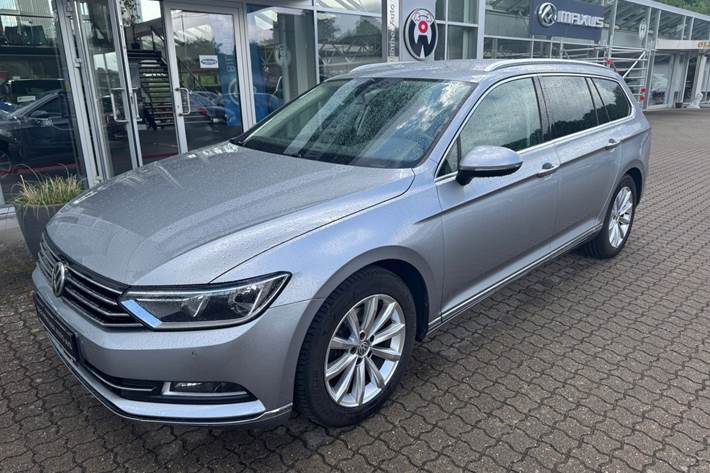 Grå VW Passat fra 2019
