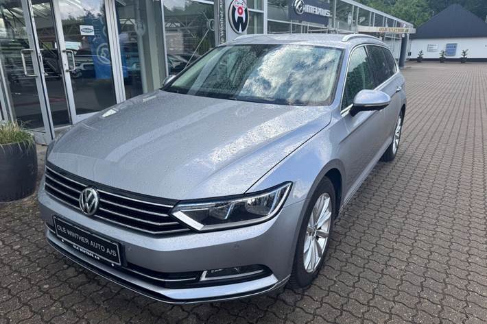 Grå VW Passat fra 2019