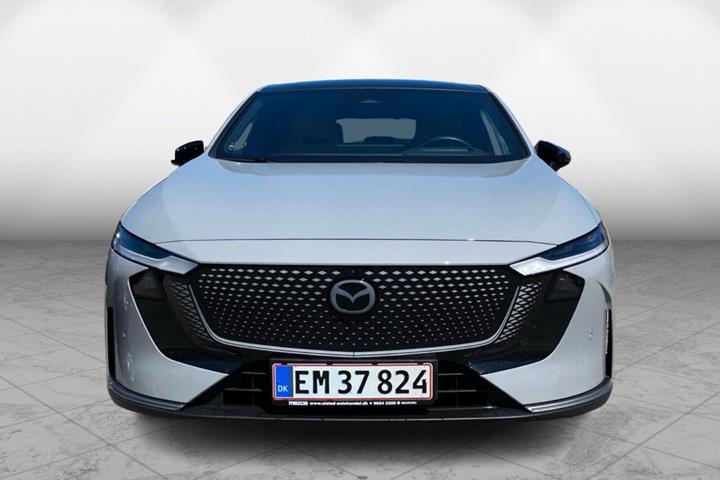 Grå Mazda 6e fra 2025