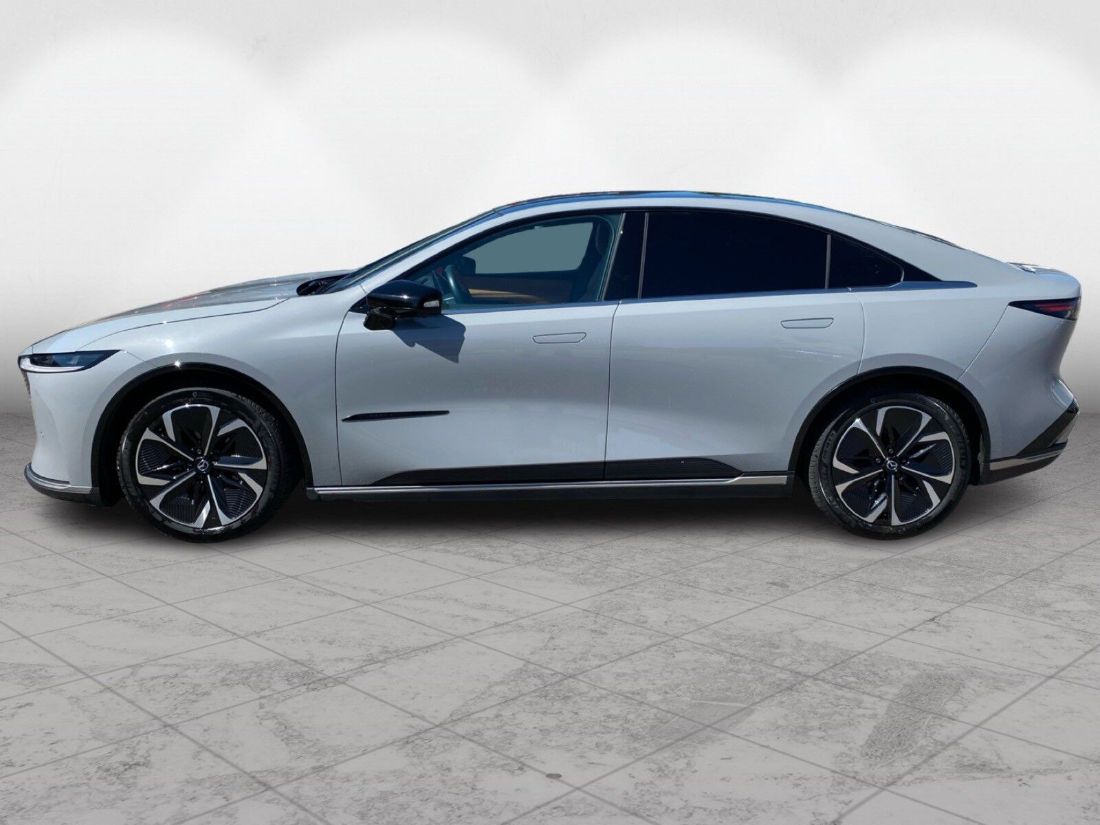 Grå Mazda 6e fra 2025