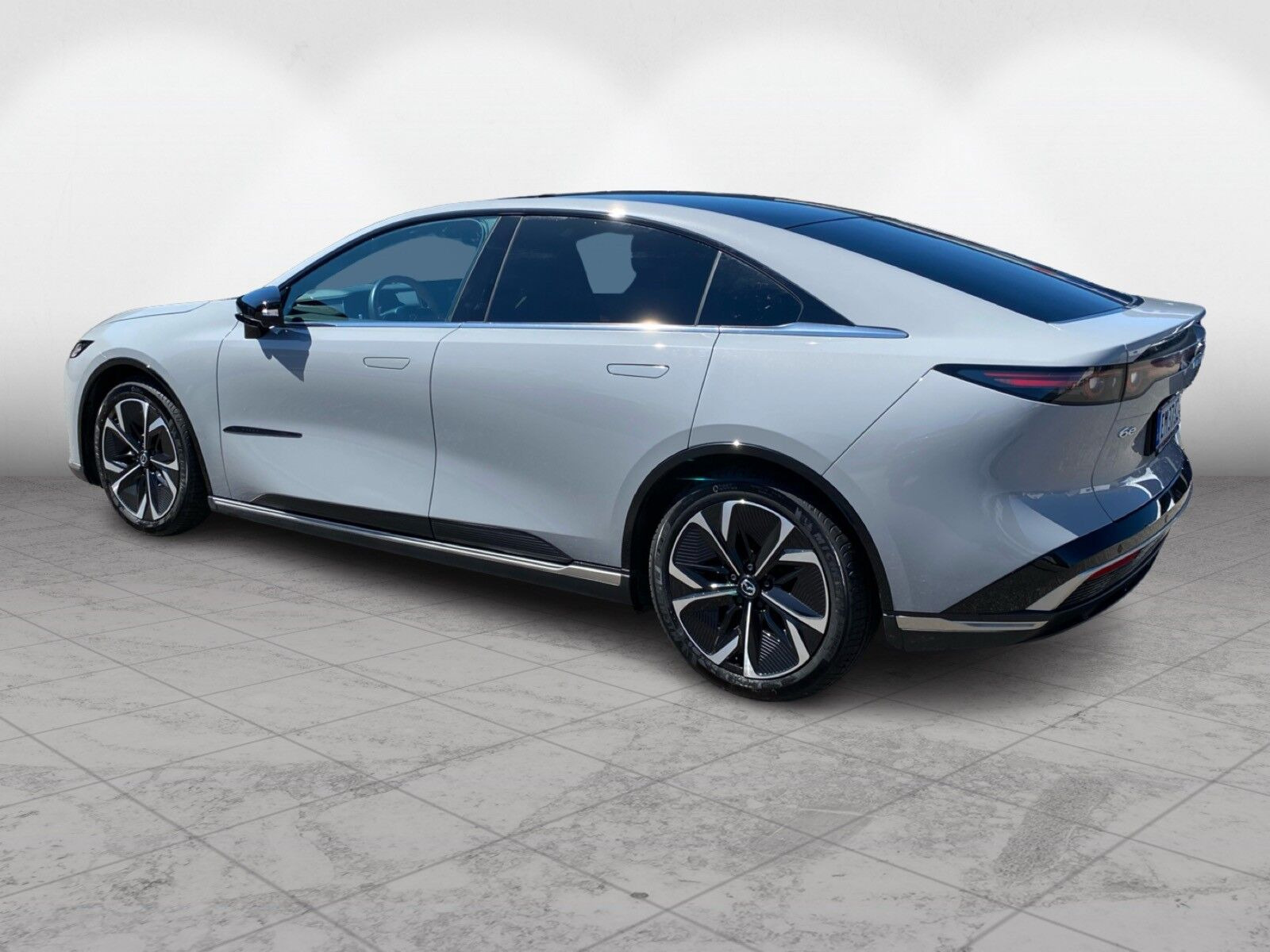 Grå Mazda 6e fra 2025
