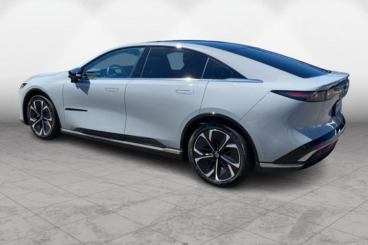 Grå Mazda 6e fra 2025