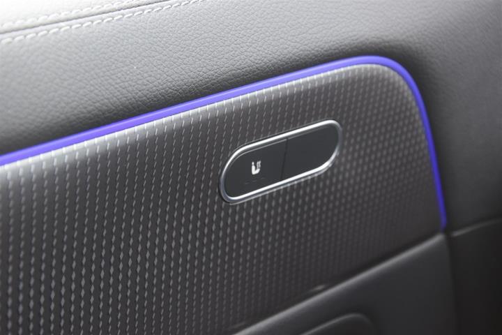 Sort Mercedes EQA 250 fra 2022
