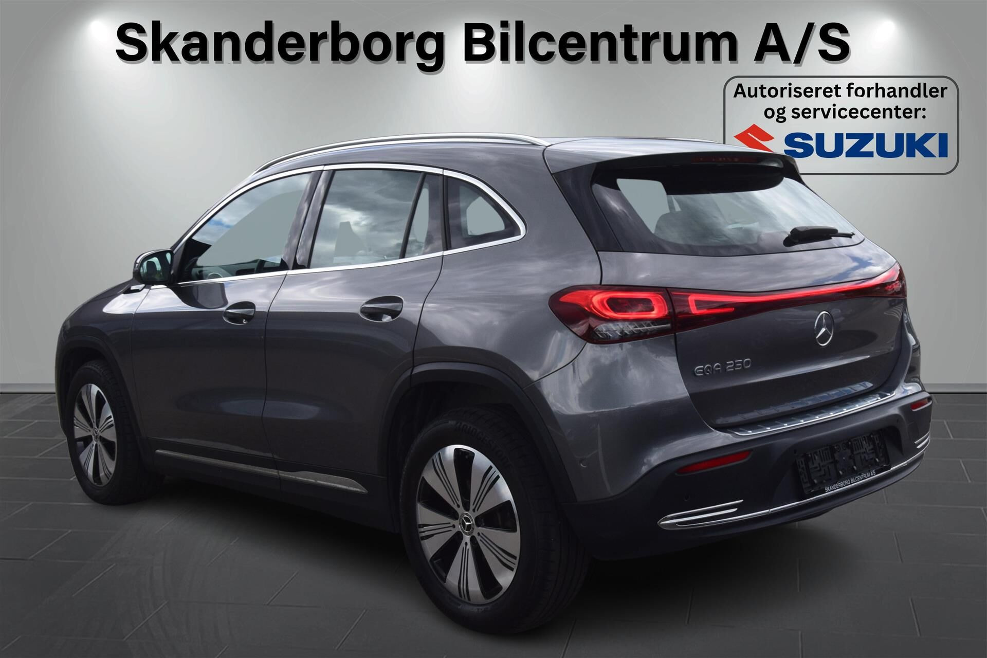 Grå Mercedes EQA 250 fra 2022