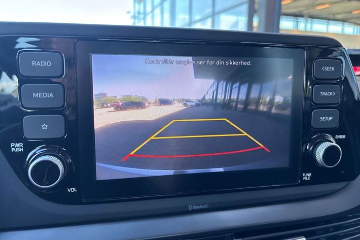 Sølv Hyundai i20 fra 2022