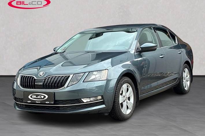 Grå Skoda Octavia fra 2018