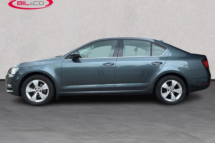 Grå Skoda Octavia fra 2018