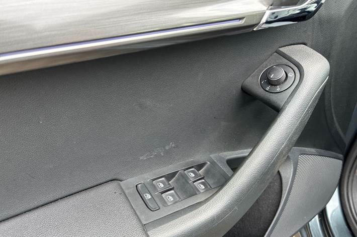 Grå Skoda Octavia fra 2018