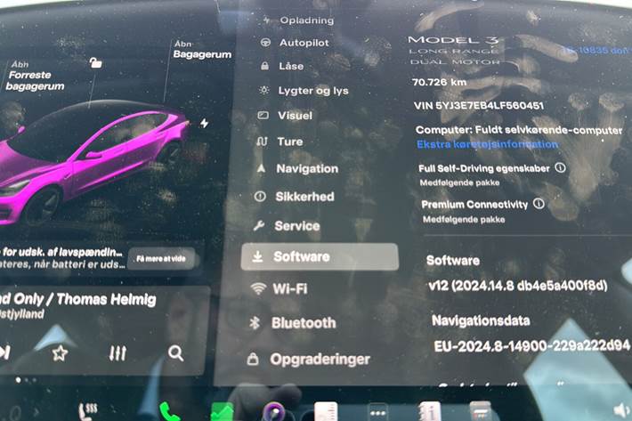 Grå Tesla Model 3 fra 2020
