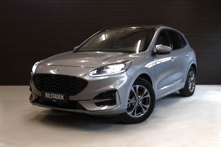 Grå Ford Kuga fra 2020 set udefra