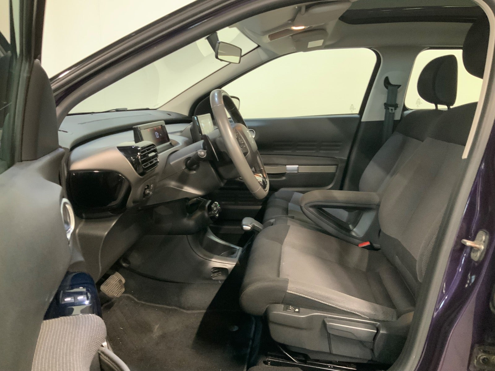 Lilla Citroën C4 Cactus fra 2015