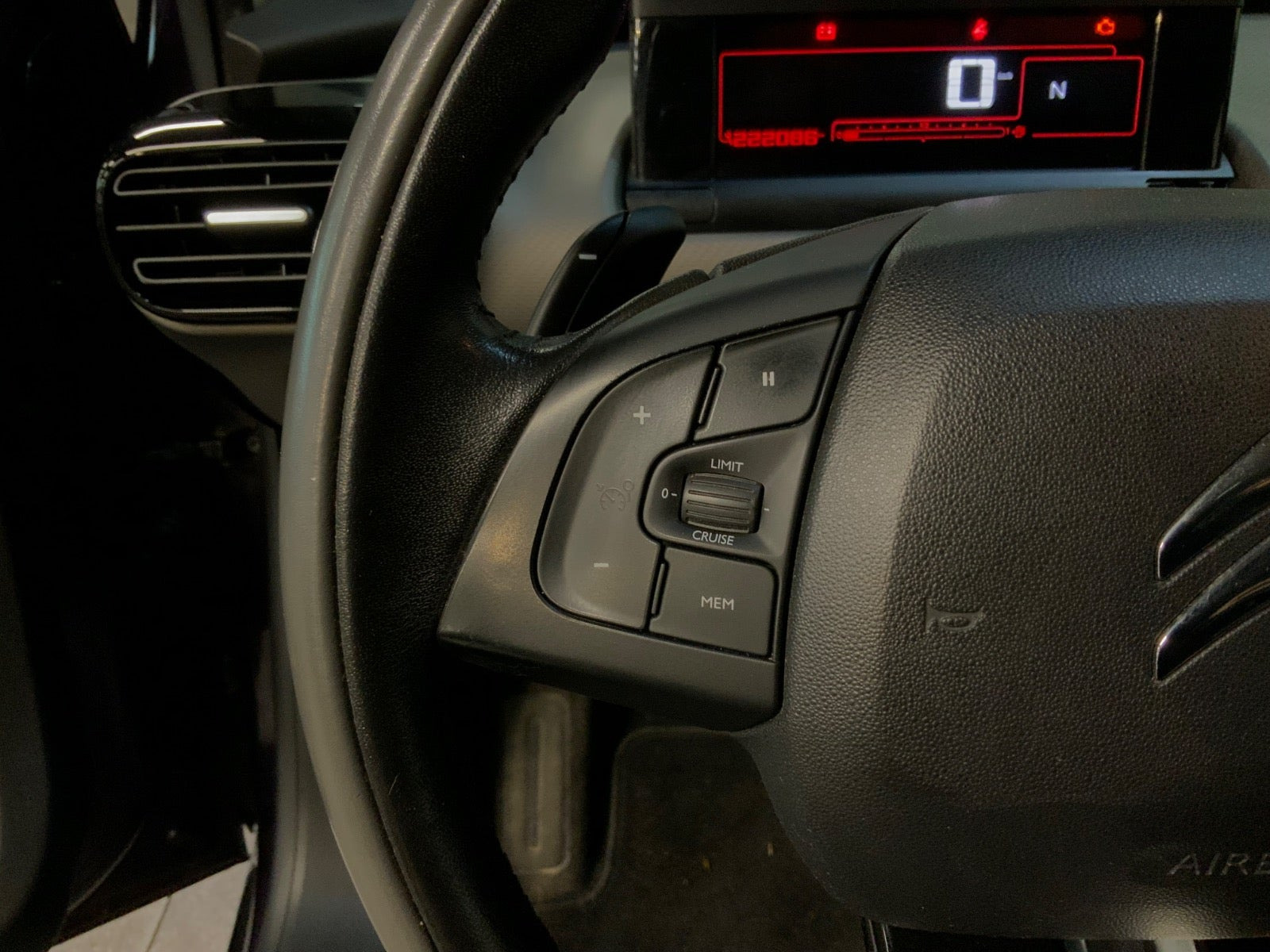 Lilla Citroën C4 Cactus fra 2015