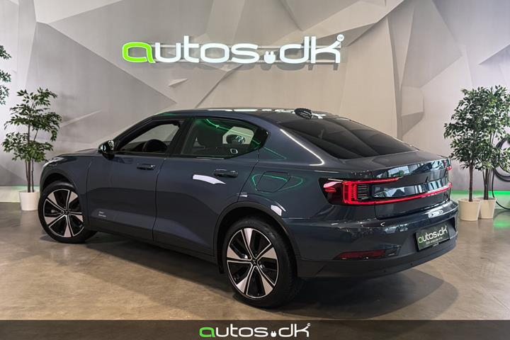 Blå Polestar 2 fra 2024
