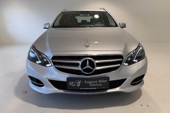 Sølv Mercedes E220 fra 2015