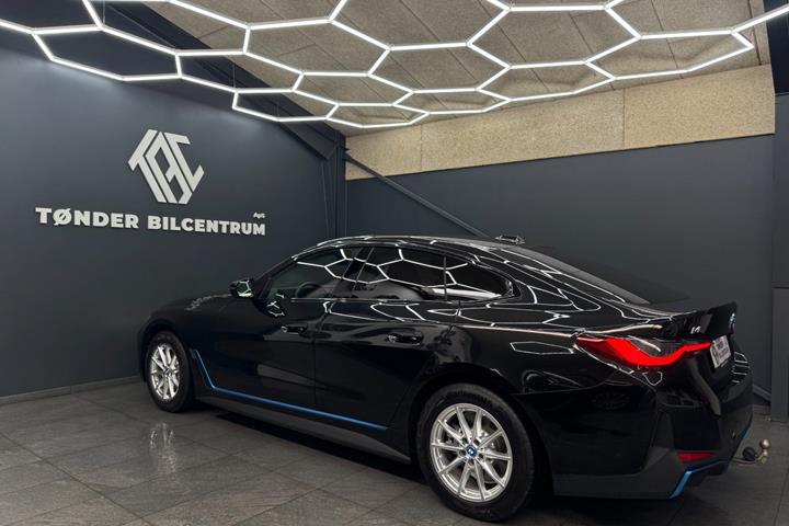 Sort BMW i4 fra 2024