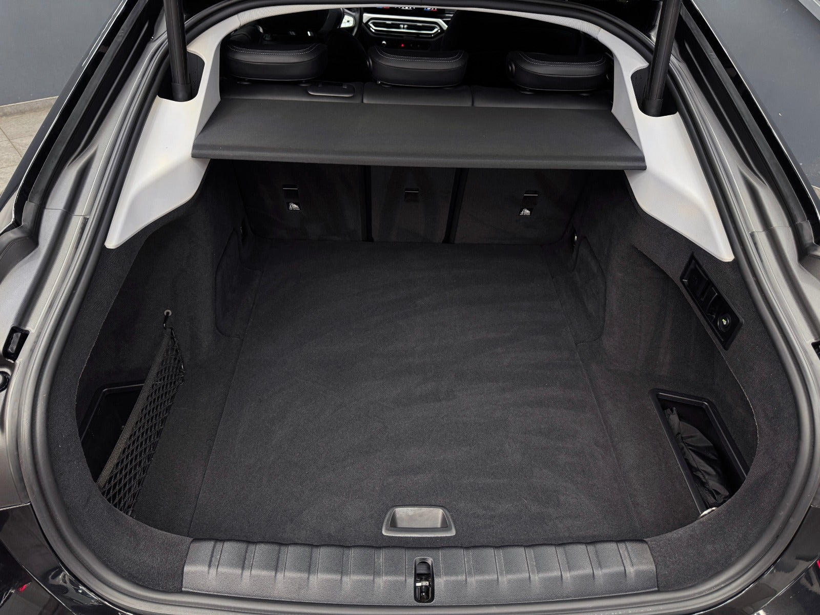 Sort BMW i4 fra 2024