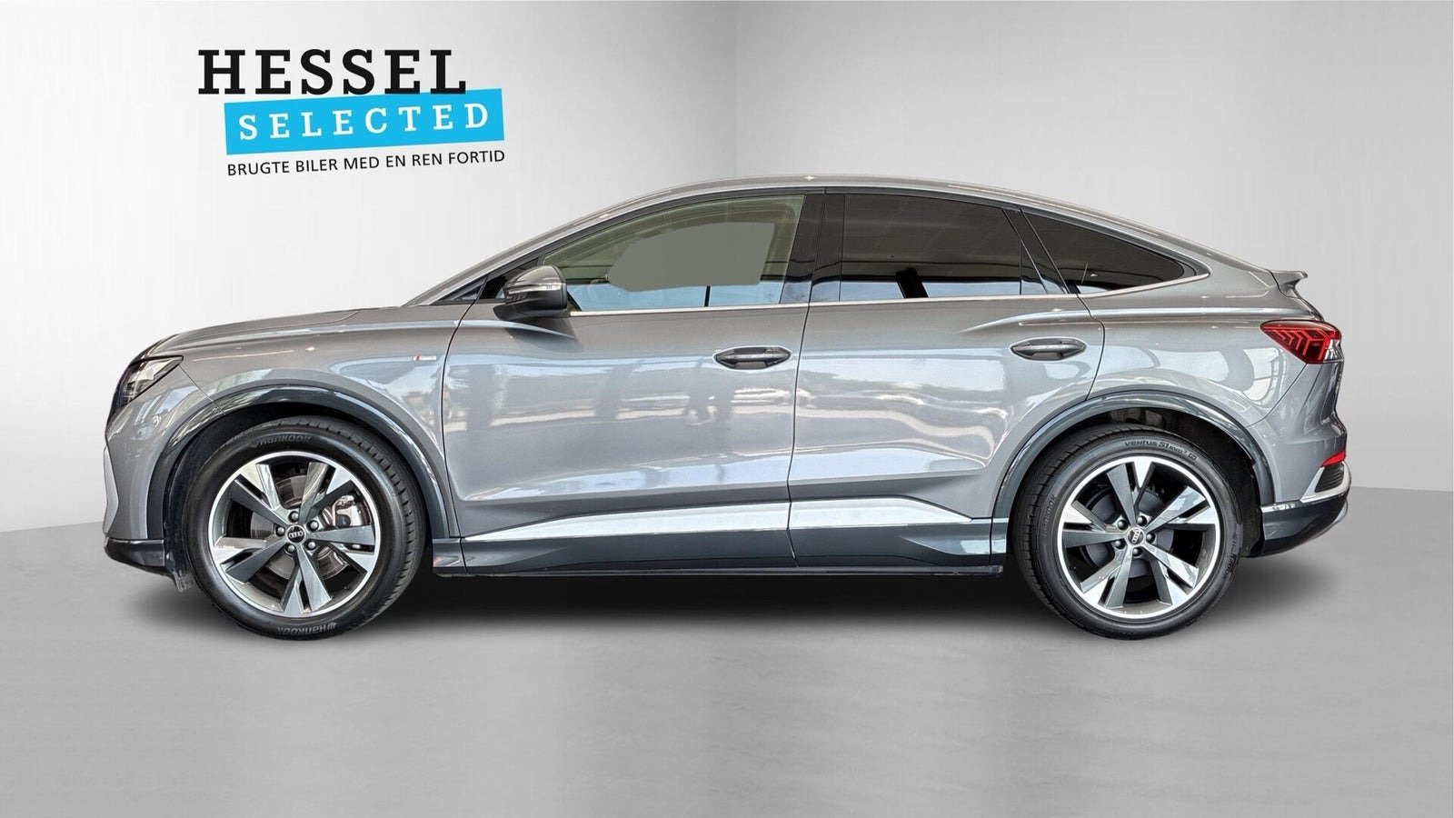 Grå Audi Q4 e-tron fra 2025
