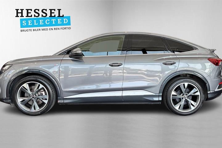 Grå Audi Q4 e-tron fra 2025