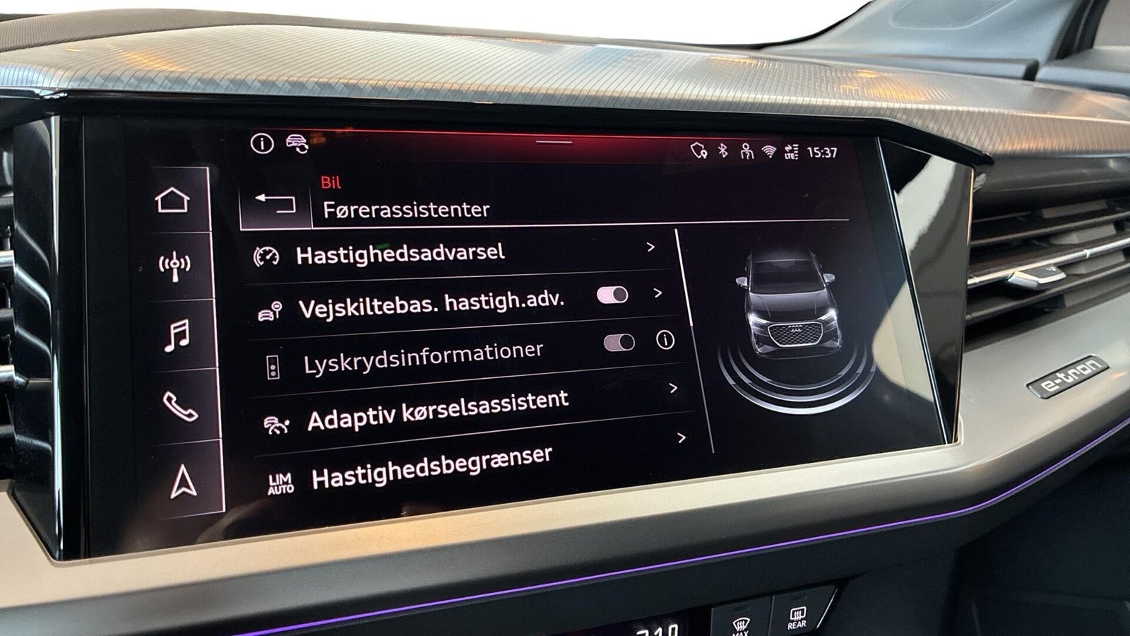 Grå Audi Q4 e-tron fra 2025