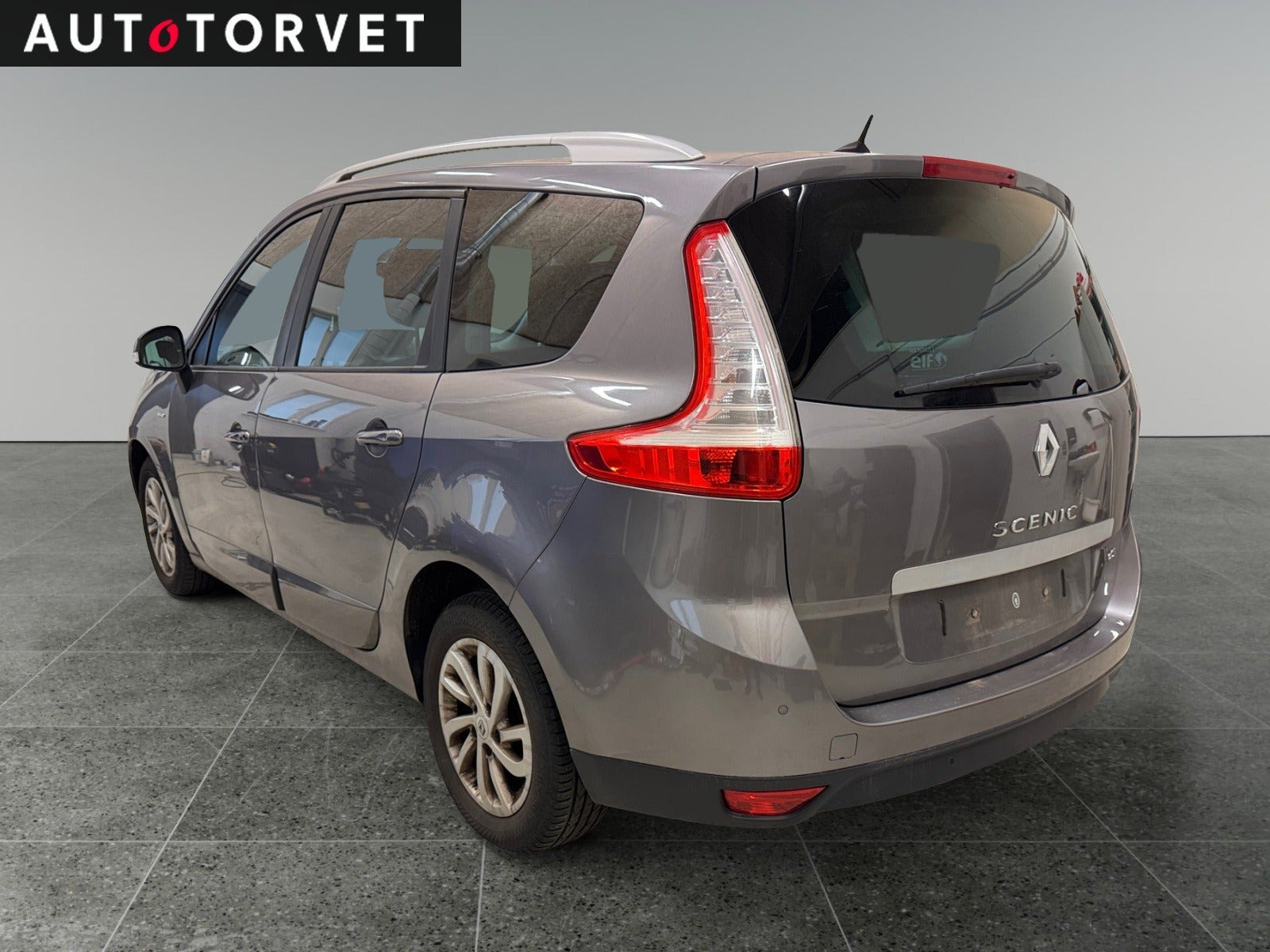 Grå Renault Grand Scenic III fra 2015