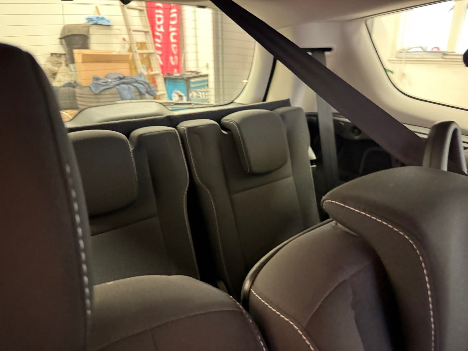 Grå Renault Grand Scenic III fra 2015