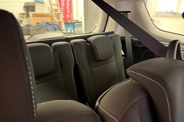 Grå Renault Grand Scenic III fra 2015