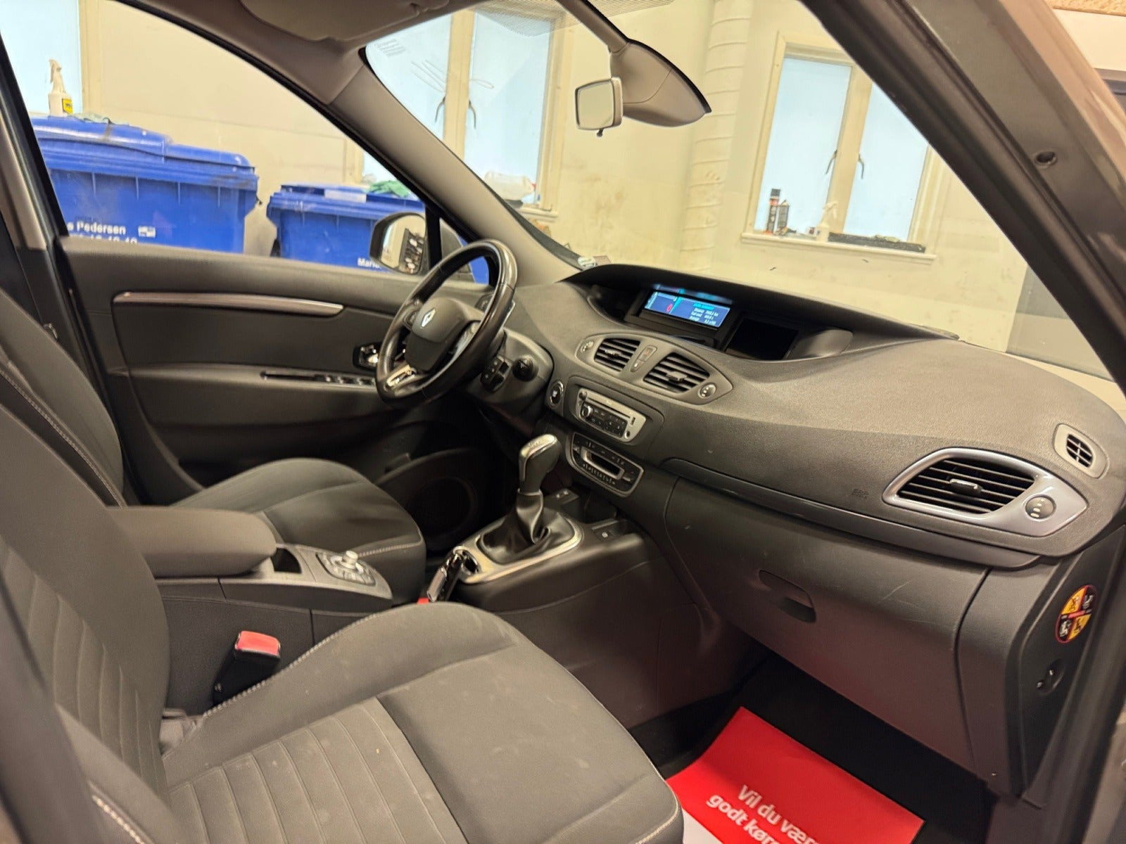 Grå Renault Grand Scenic III fra 2015