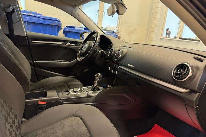 Sort Audi A3 fra 2016