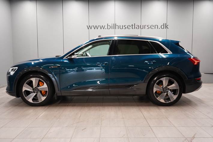 Blå Audi e-tron fra 2019