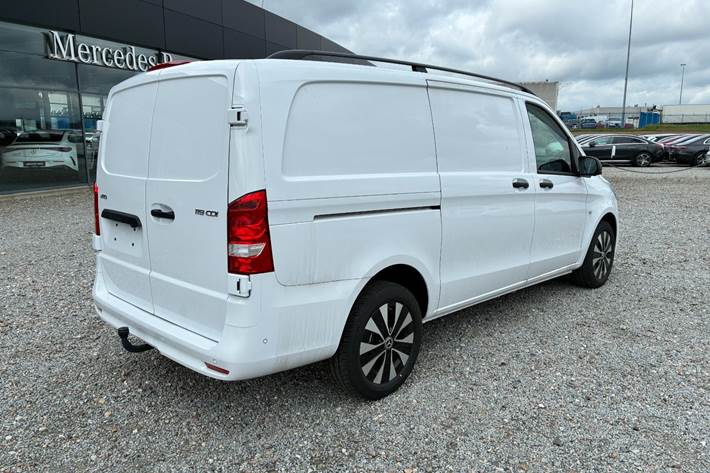 Sort Mercedes Vito 119 fra 2026