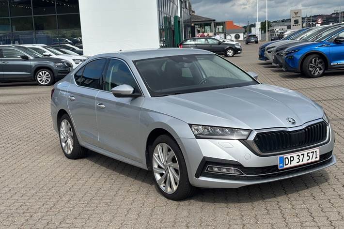 Sølv Skoda Octavia fra 2023