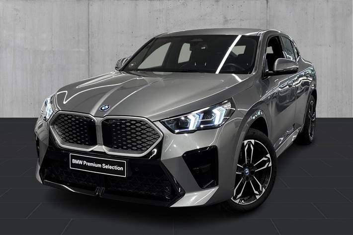 Grå BMW iX2 fra 2024