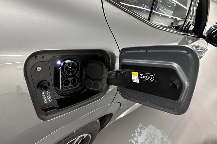 Grå BMW iX2 fra 2024