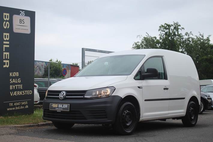 Hvid VW Caddy fra 2018 set udefra