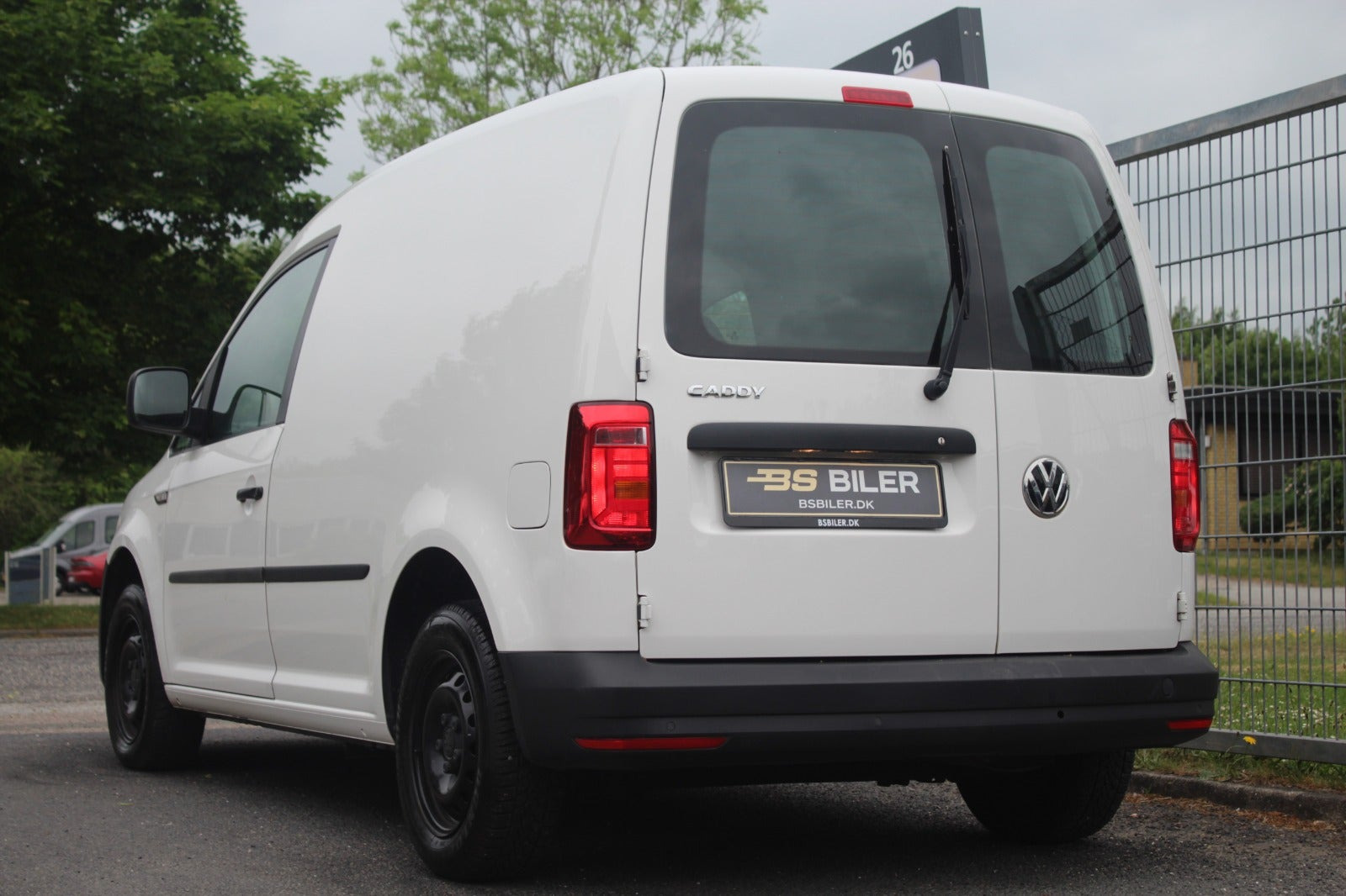 Hvid VW Caddy fra 2018