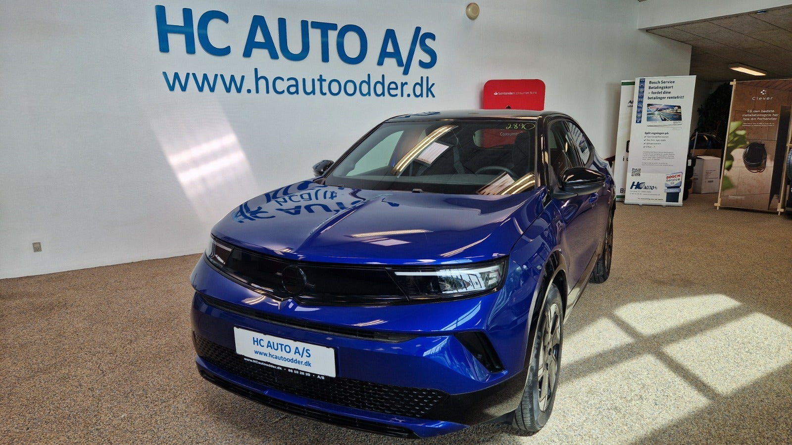 Blå Opel Mokka-e fra 2025