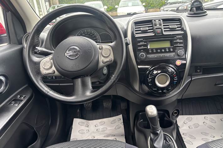 Rød Nissan Micra fra 2015