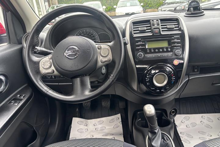 Rød Nissan Micra fra 2015