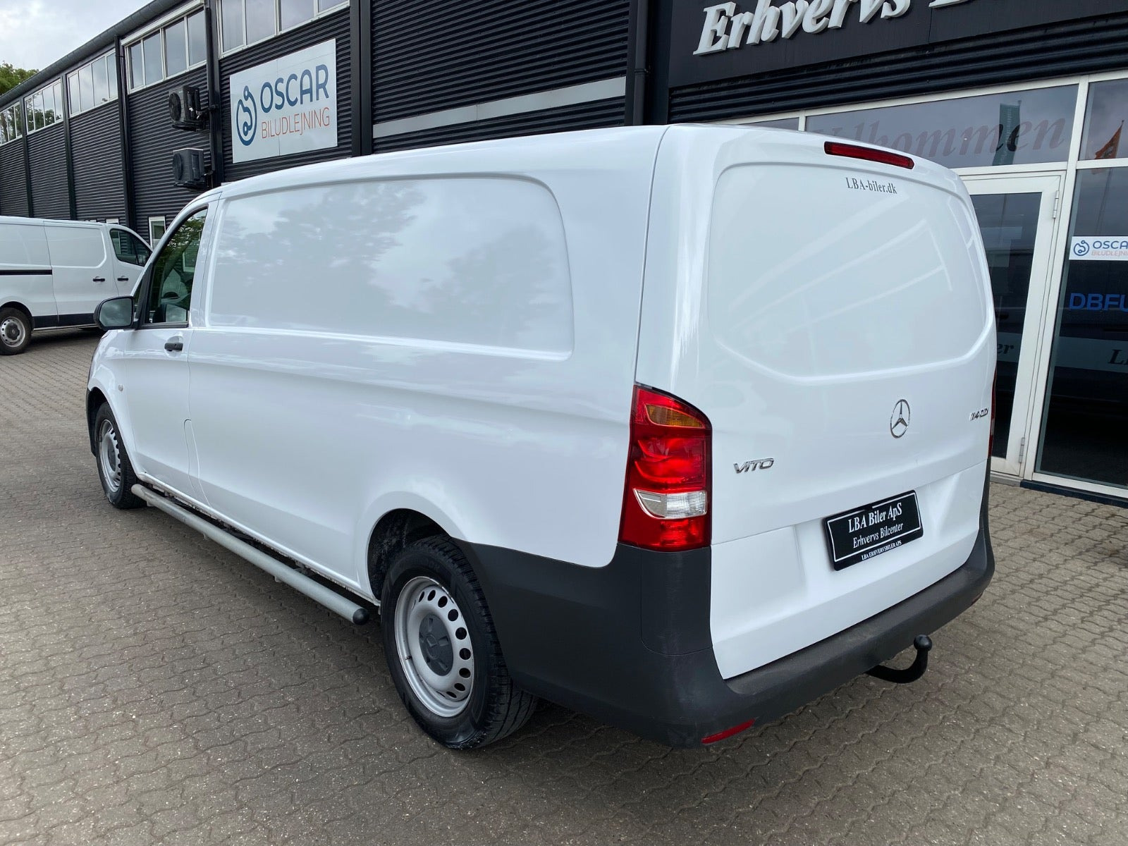 Hvid Mercedes Vito 114 fra 2022