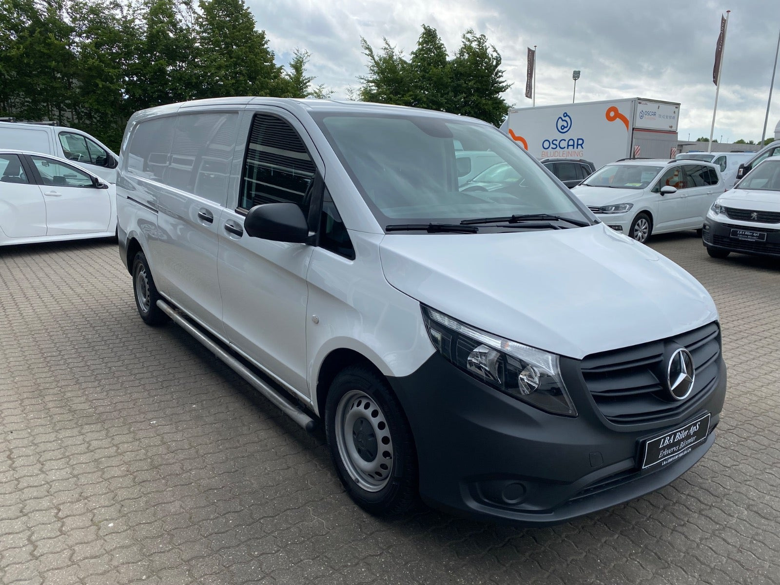 Hvid Mercedes Vito 114 fra 2022