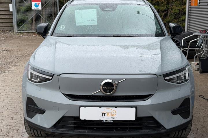 Grå Volvo EX40 fra 2025