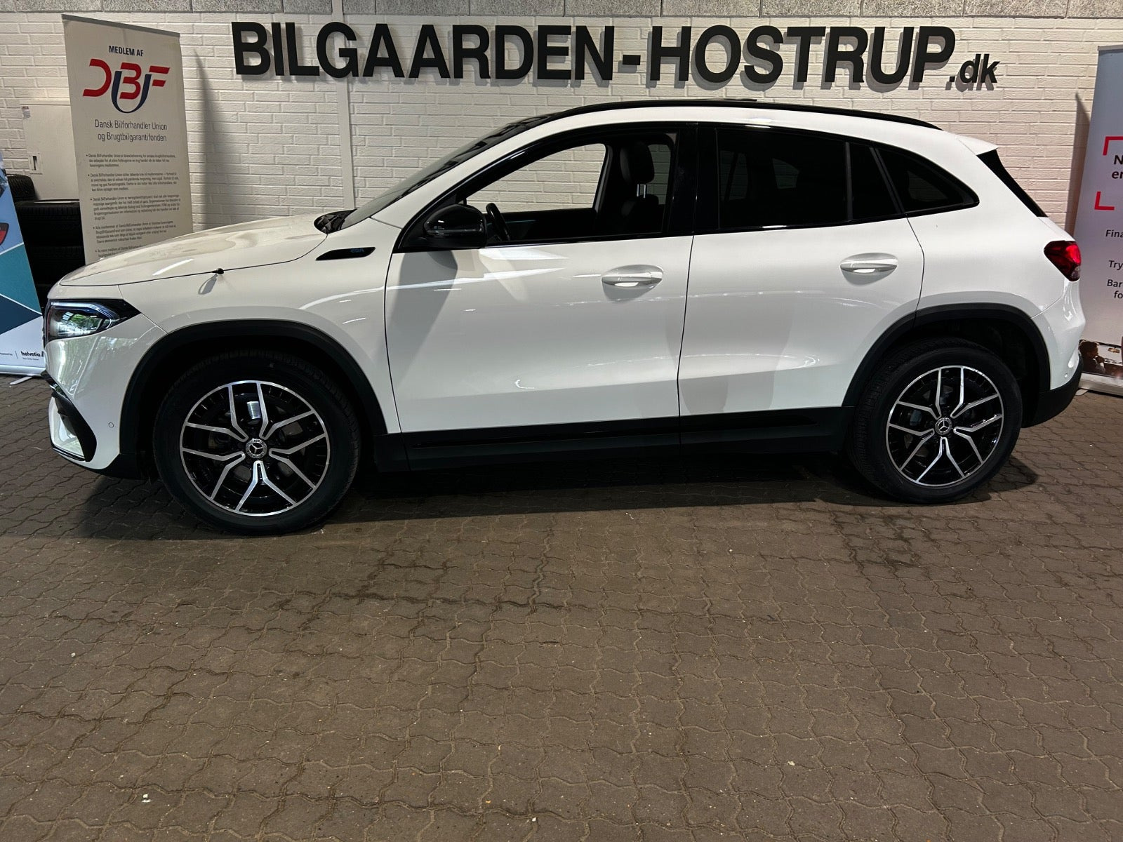Hvid Mercedes EQA250 fra 2022