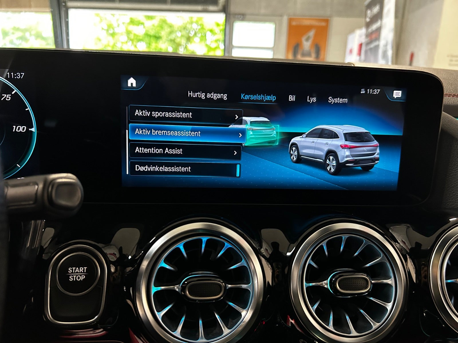 Hvid Mercedes EQA250 fra 2022