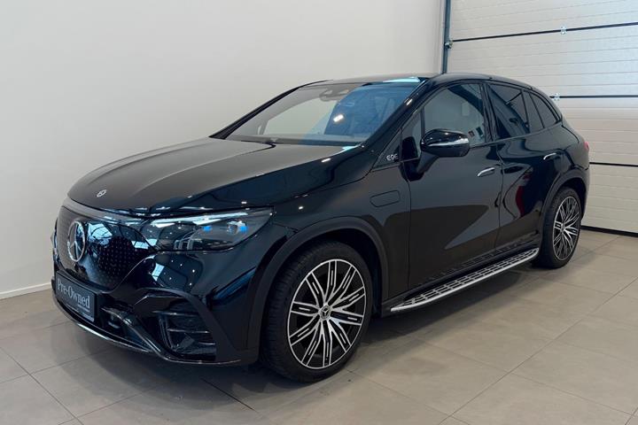 Sort Mercedes EQE350 SUV fra 2024 set udefra