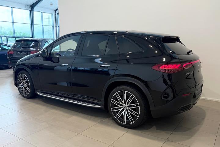 Sort Mercedes EQE350 SUV fra 2024