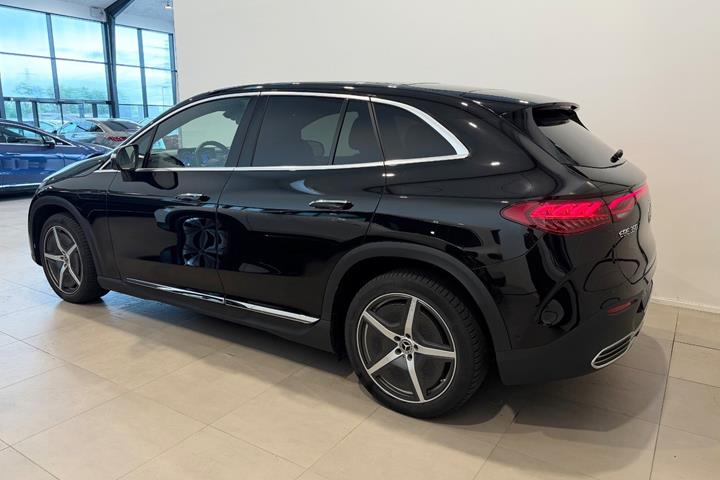 Sort Mercedes EQE350 SUV fra 2025