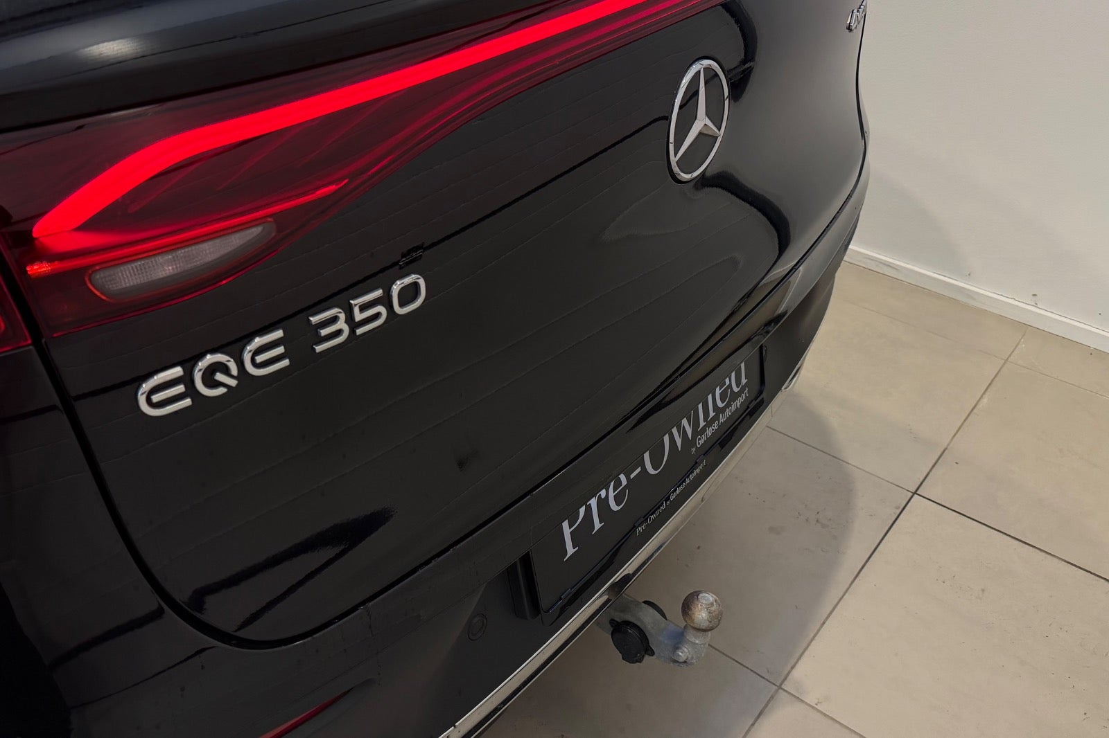Sort Mercedes EQE350 SUV fra 2025